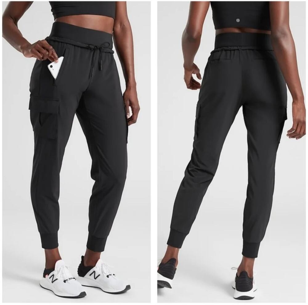 Athleta Sutton Jogger in Black Size 6